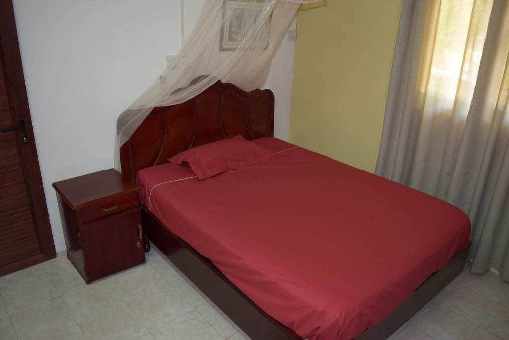Mauri Holidays 'Budgeted Apartment' La Gaulette Quarto foto