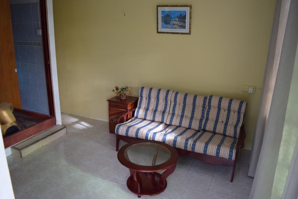 Mauri Holidays 'Budgeted Apartment' La Gaulette Quarto foto