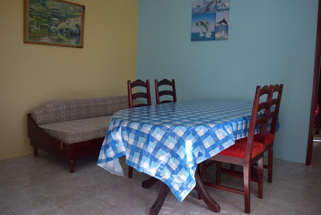 Mauri Holidays 'Budgeted Apartment' La Gaulette Quarto foto
