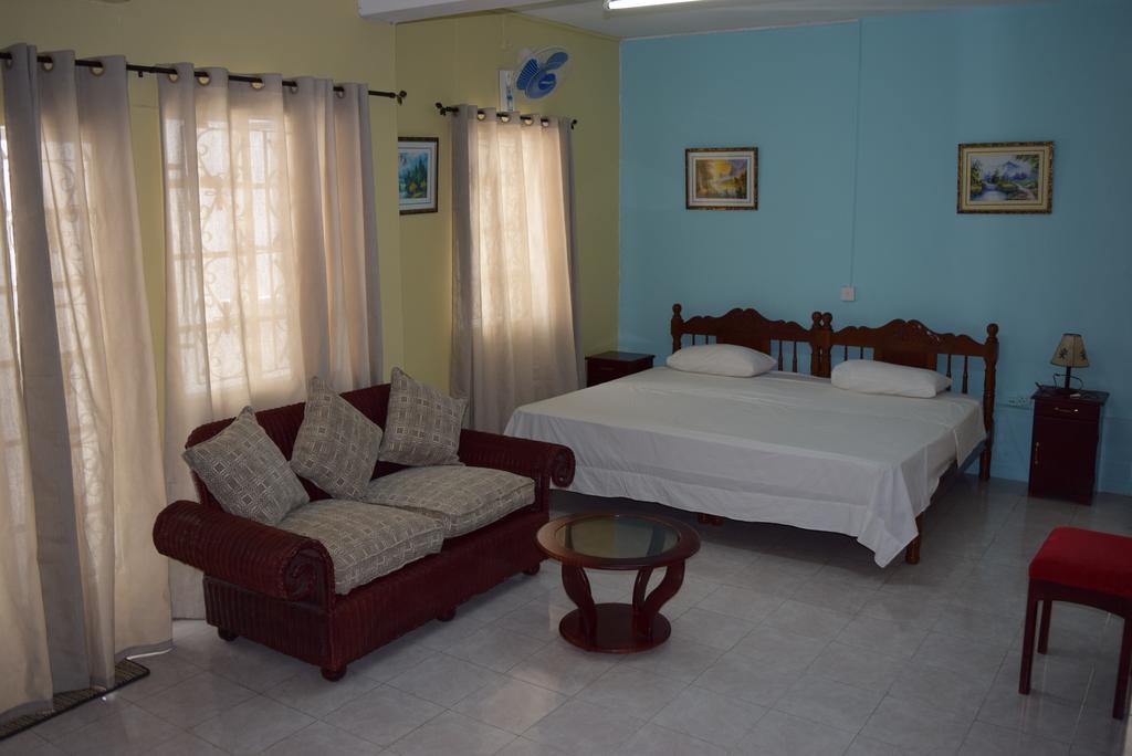 Mauri Holidays 'Budgeted Apartment' La Gaulette Quarto foto