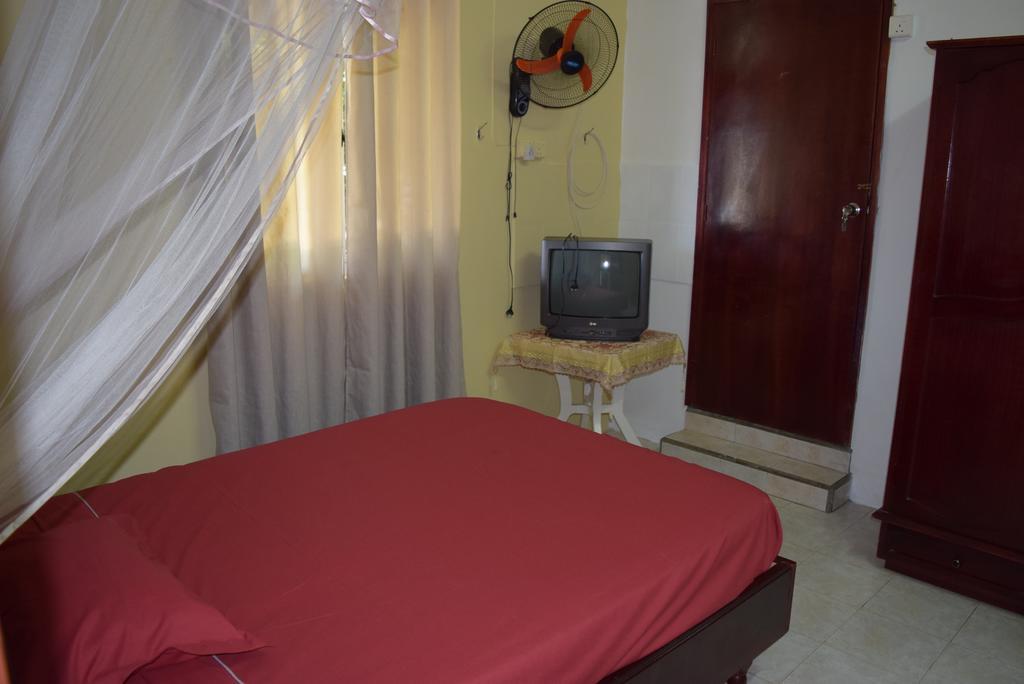 Mauri Holidays 'Budgeted Apartment' La Gaulette Quarto foto